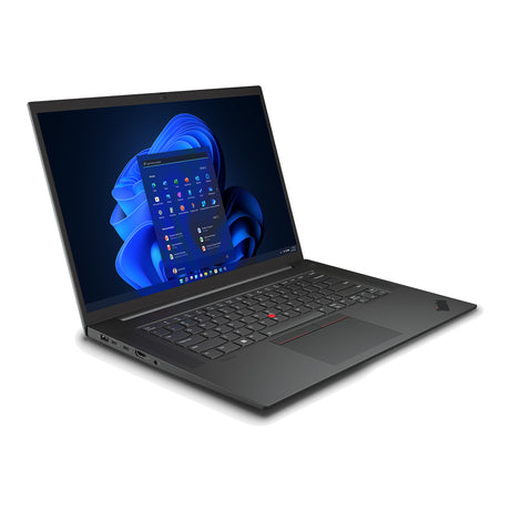 Lenovo ThinkPad P1 Gen 5 - set skråt forfra med åben skærm