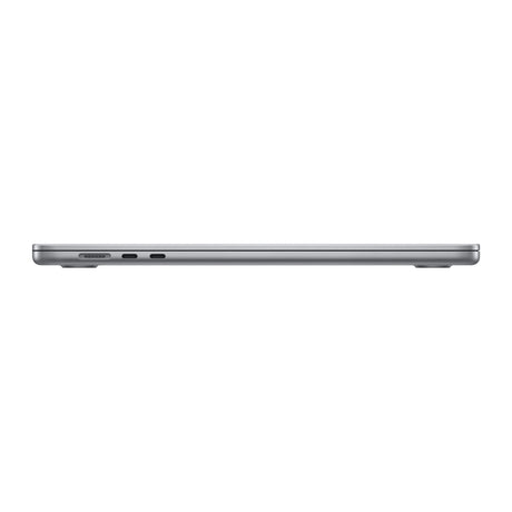 MacBook Air 15" 2023 M2 space grey – venstre side med MagSafe 3 og 2× Thunderbolt/USB-C
