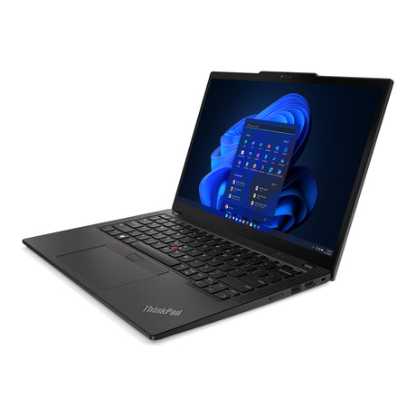 Lenovo ThinkPad X13 Gen 4 - skråt forfra